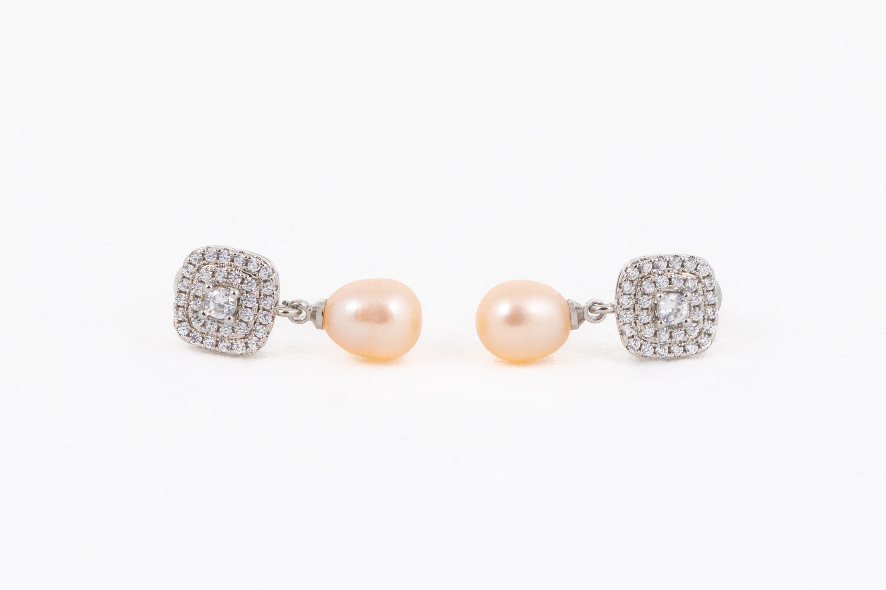 Cercei cu perla Biwa roz "Lumiére Pearl"